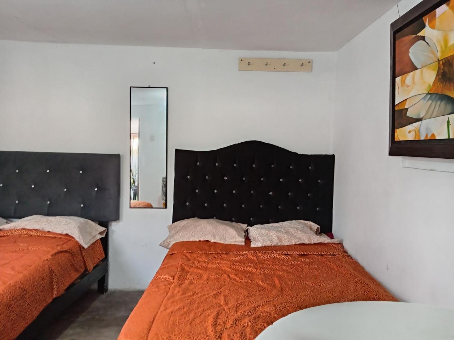 Quinoa Backpackers Hostel Лима Екстериор снимка